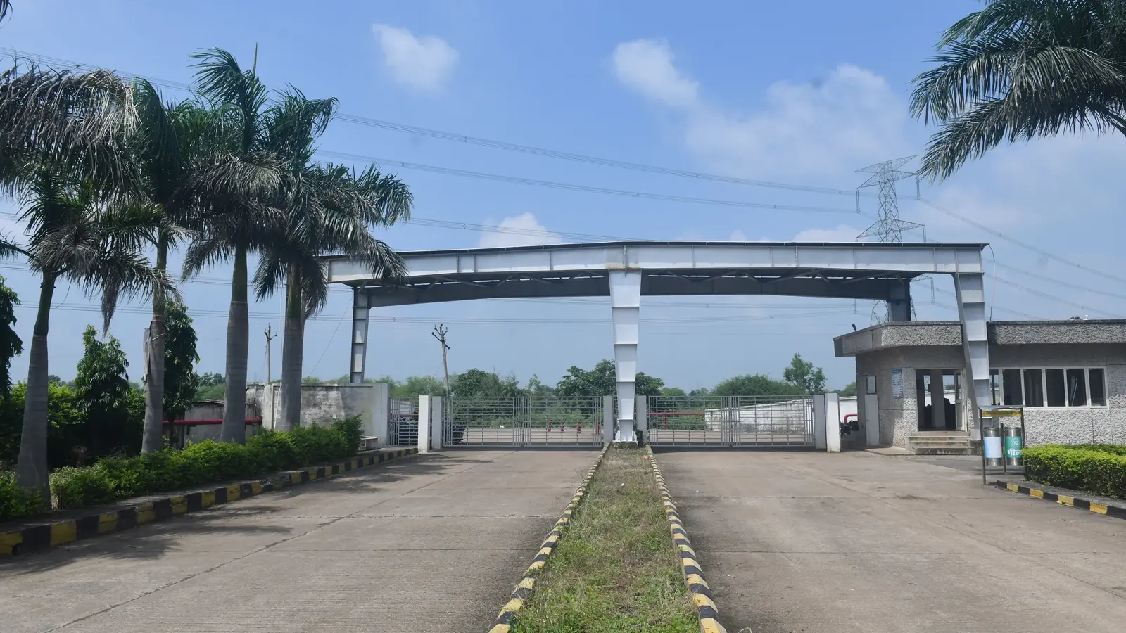 Indus Best entry gate and security cabin at Bemta–Sarora